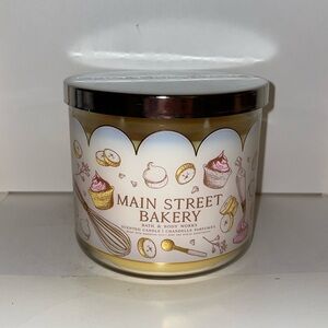 Bath & Body Works Main Street MainStreet Bakery Scented Candle 3 Wick New